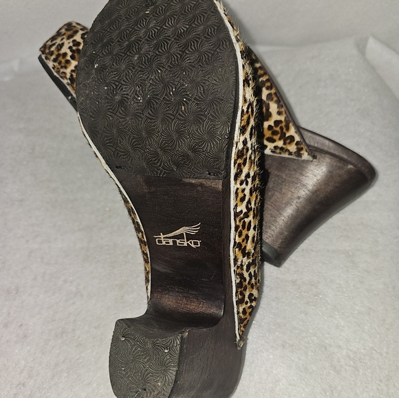 Dansko Rae Leopard Pony Hair Clogs Sz 38(8) Faux Fur - Picture 8 of 9